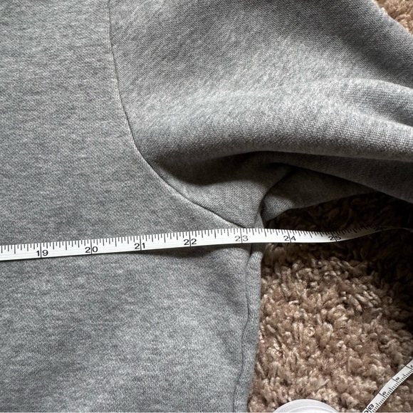 Puma Pullover Hoodie Men's Size L Gray Fleece Logo Sweatshirt Kangaroo Pockets - Picture 10 of 10